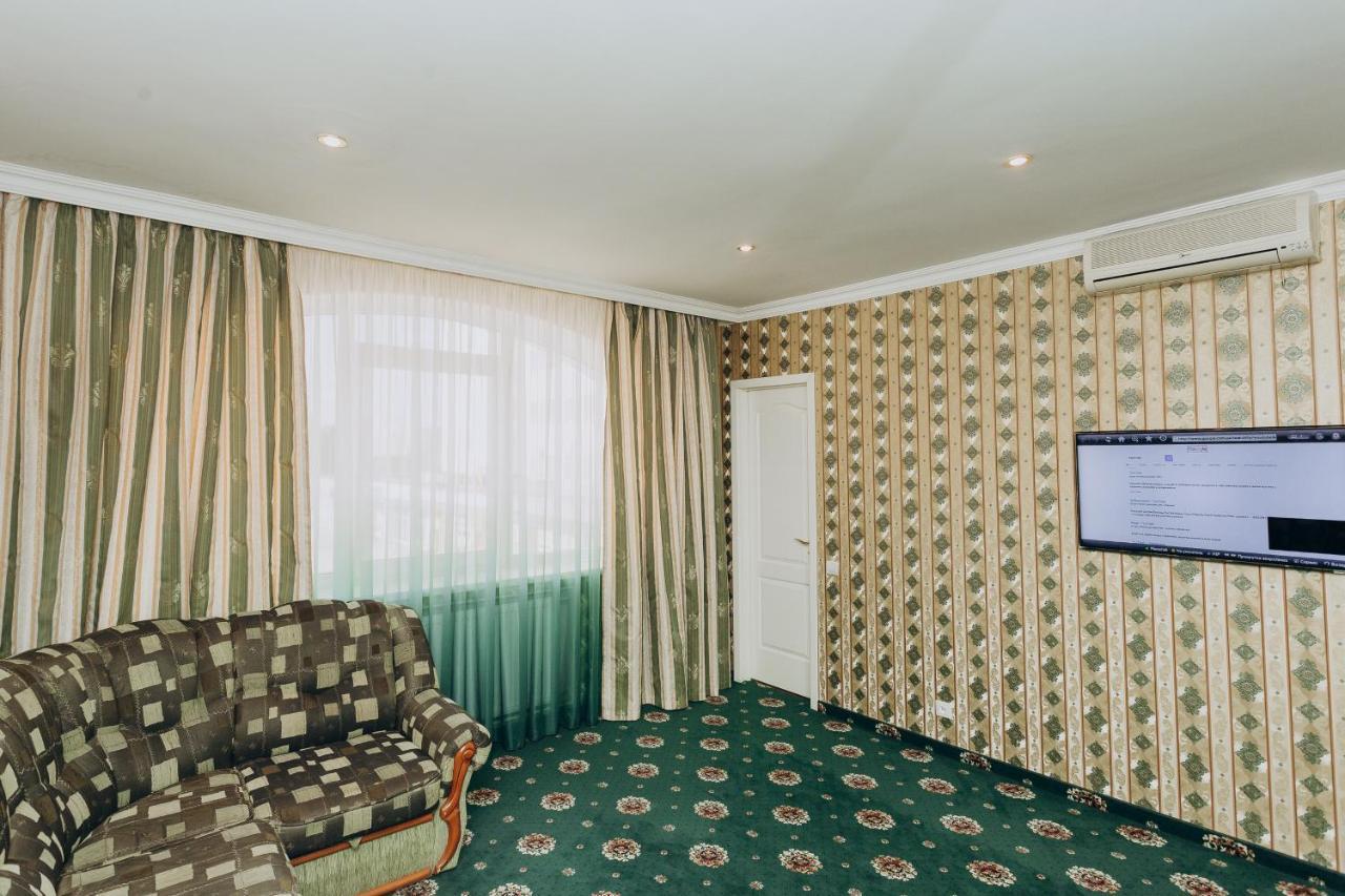 City Center Apart-Hotel Sumy Bagian luar foto